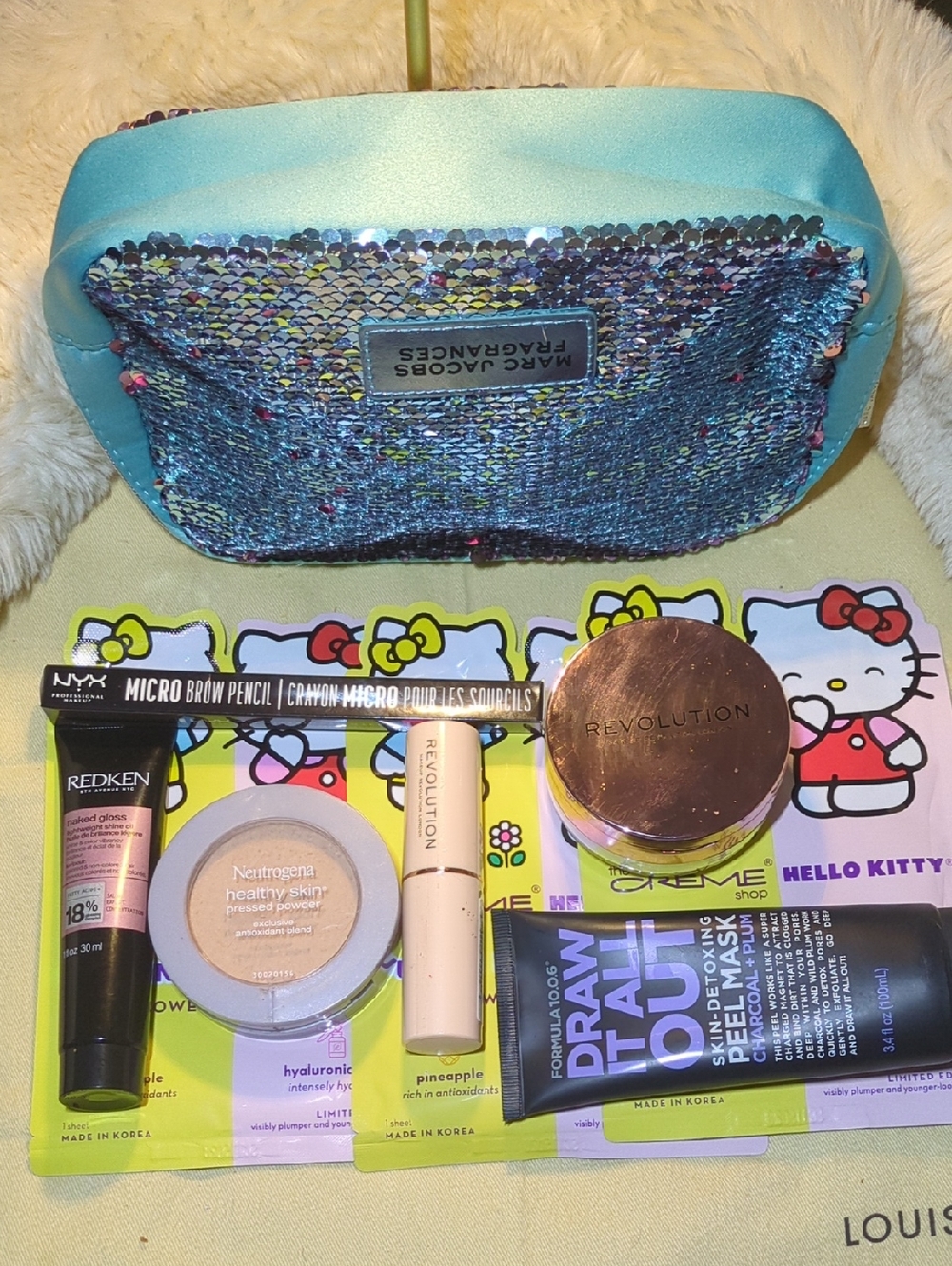 Marc Jacobs Blue Sequin Cosmetic Pouch with Makeup Tools NOW ONLY $50 WOW - Picture 3 of 7